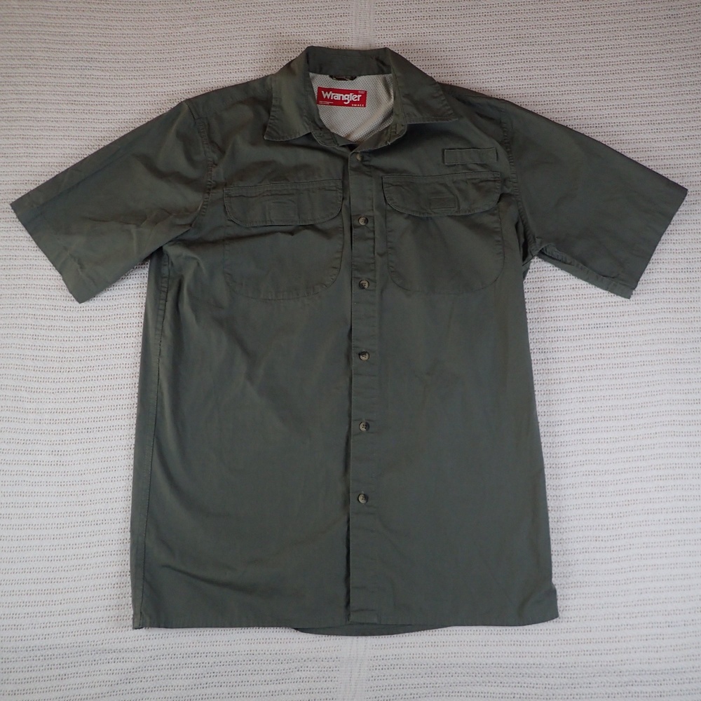 Wrangler Men's Short Sleeve Button Up Shirt, Size: Small, Green